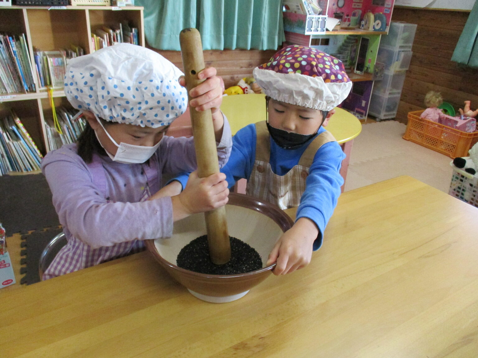 ぞう組 クッキング ごまトースト | 社会福祉法人聖徳会