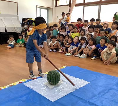 夏はやっぱりスイカ割り