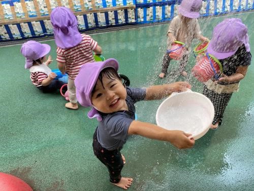 お水気持ちいいね（1歳児）