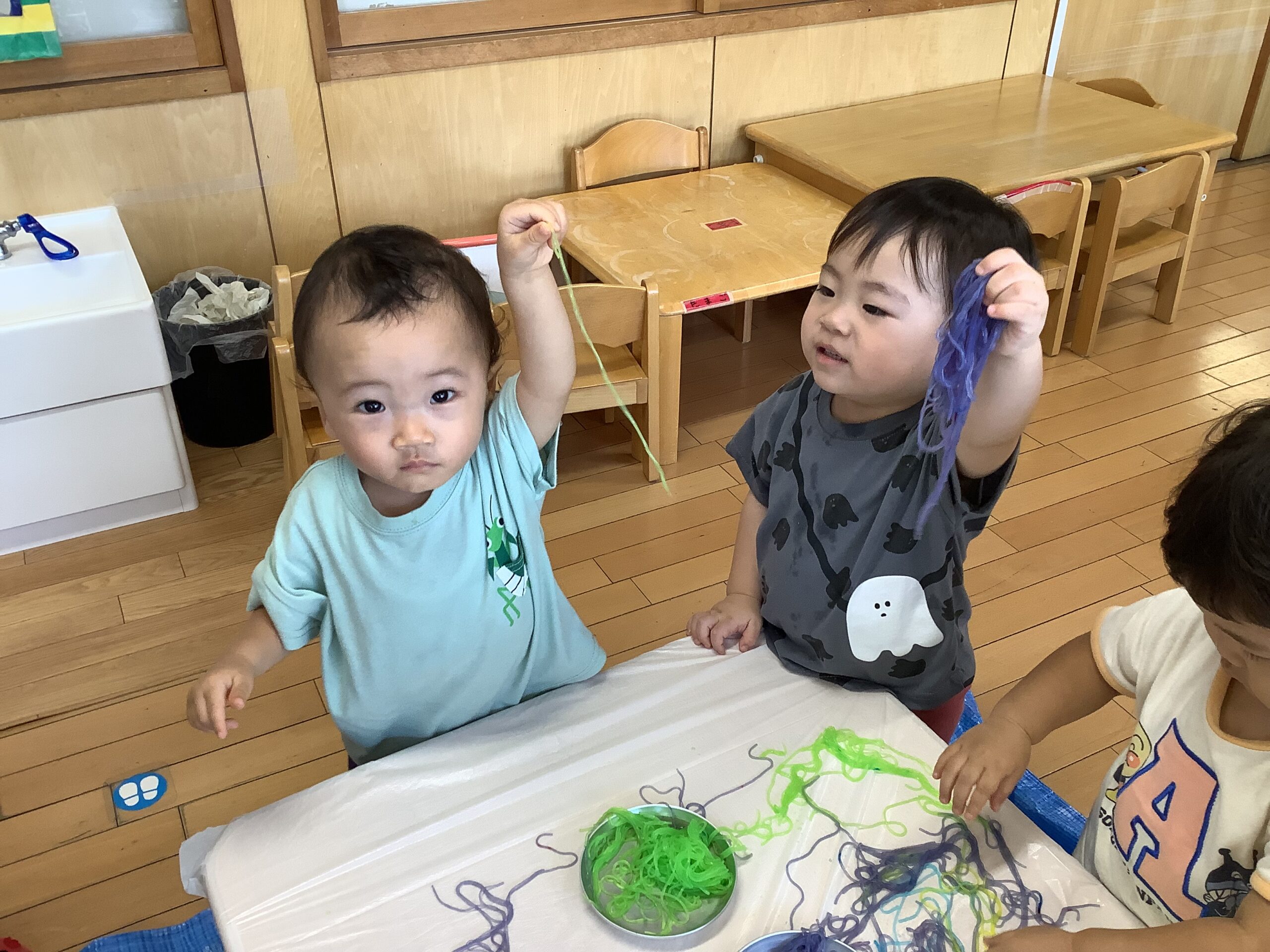 つるつる？もちもち？（1歳児）