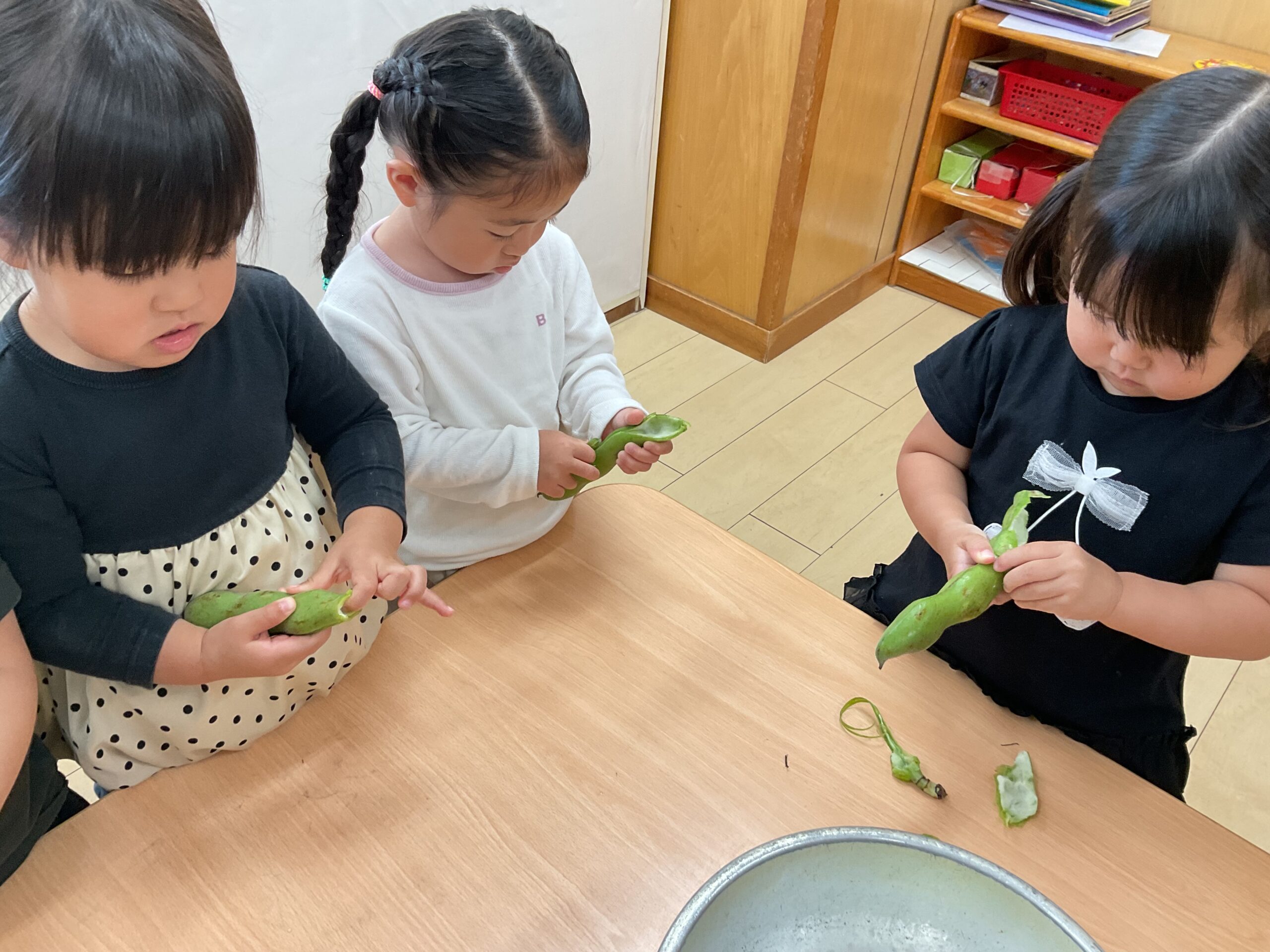 そら豆ってどんな鞘？？（3歳児）